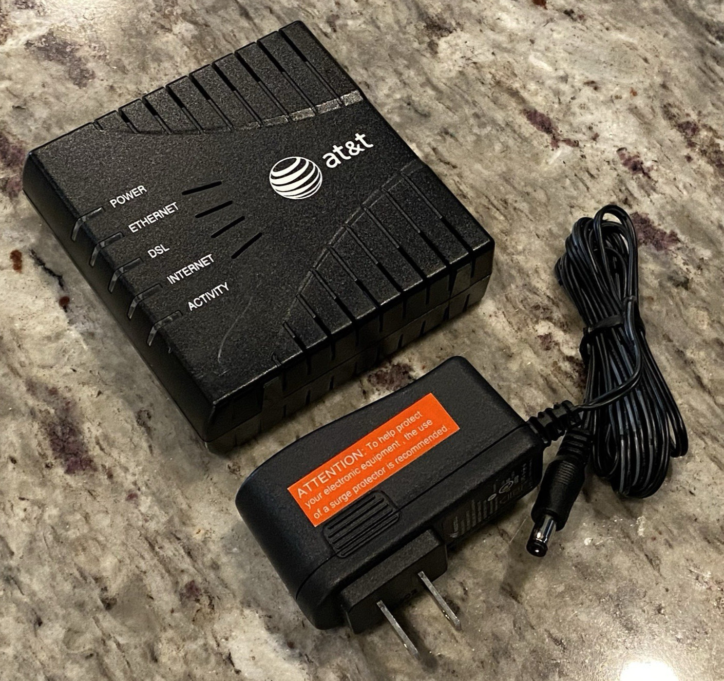 Westell 6100 DSL2+ Router F90-610025-06 w/ Power Supply Adapter