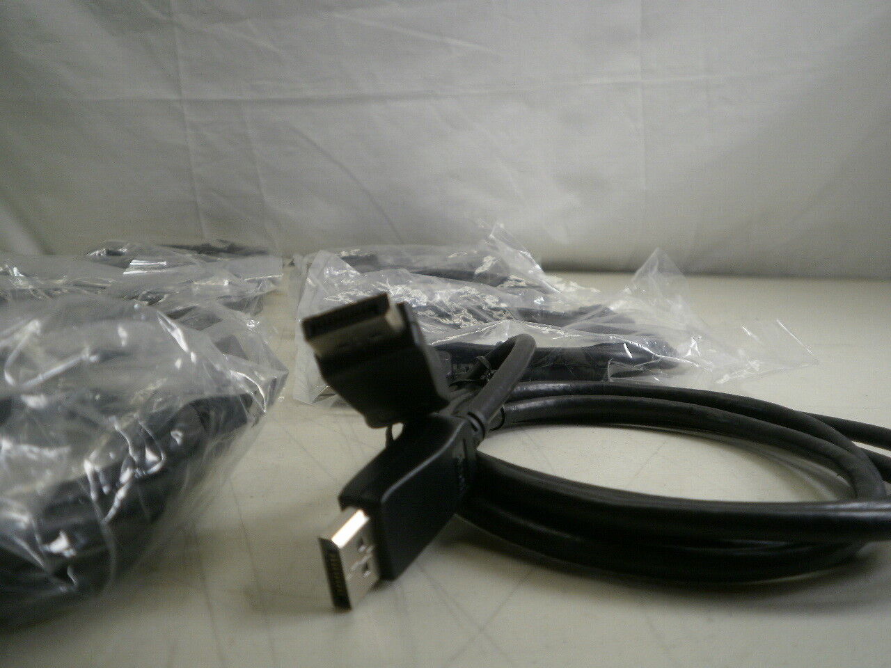 Lot of 11 6 Foot Display Port to Display Port Cables