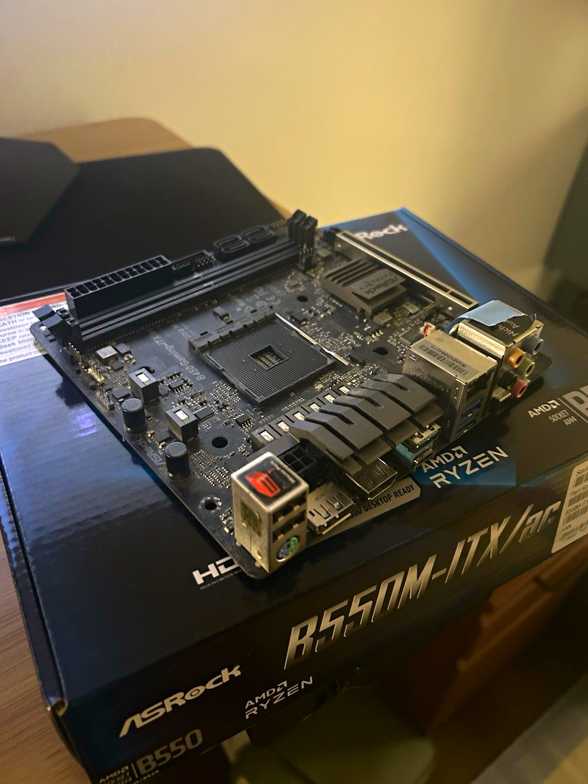 ASRock B450 Gaming-ITX/ac Mini-ITX AM4 DDR4 Motherboard w/ M.2 PCIe x16