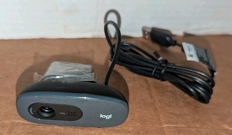 Logitech Logi C270HD Webcam 720p V-U0018 Built In Mic USB Computer Camera /DO