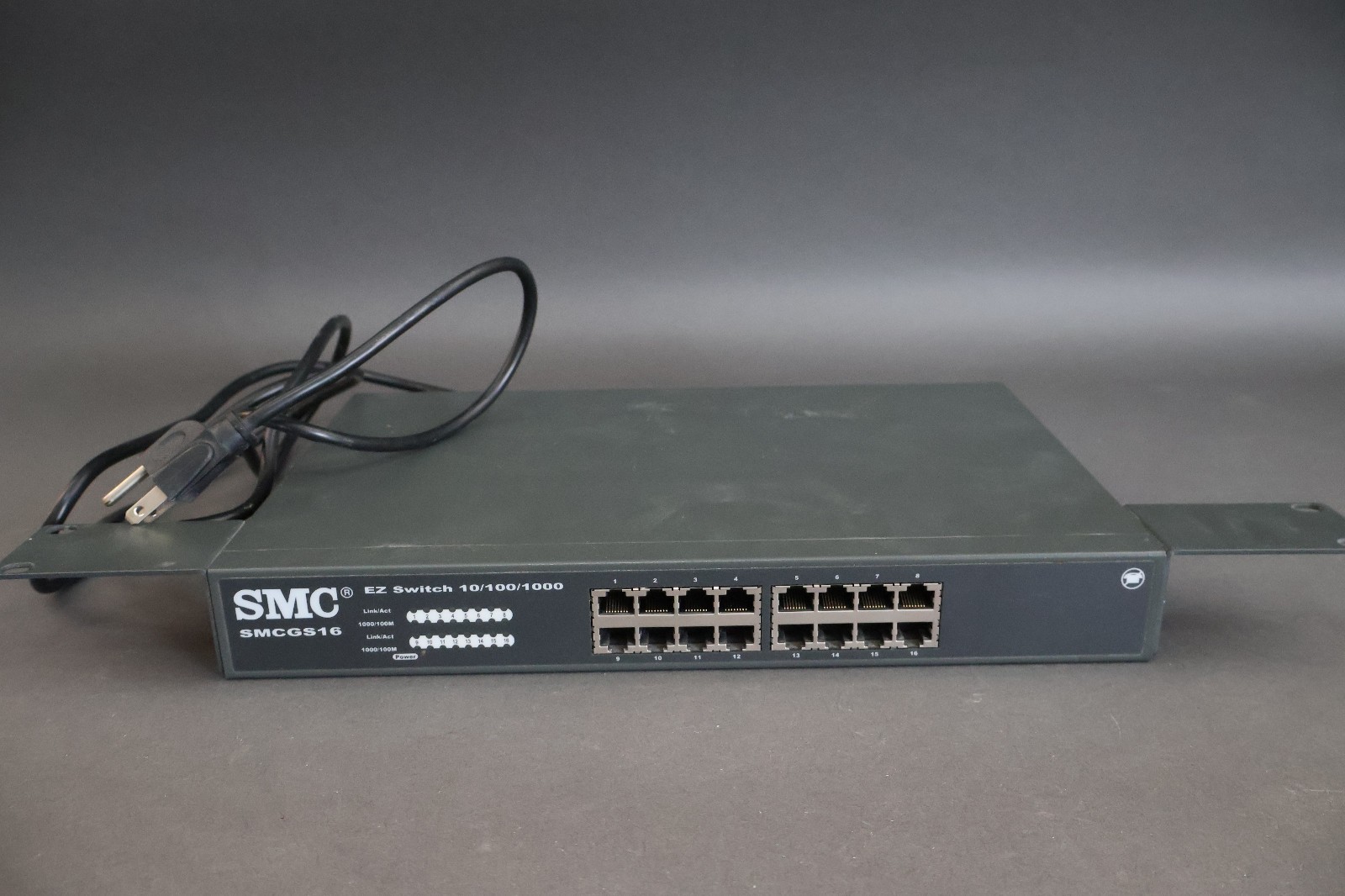 SMC Networks SMC EZ Switch (SMCGS16) 10/100/1000 16-Ports External