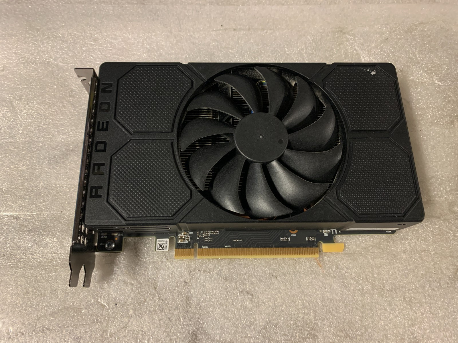 AMD Radeon RX 5500 XT 4GB Graphics Card | Tested