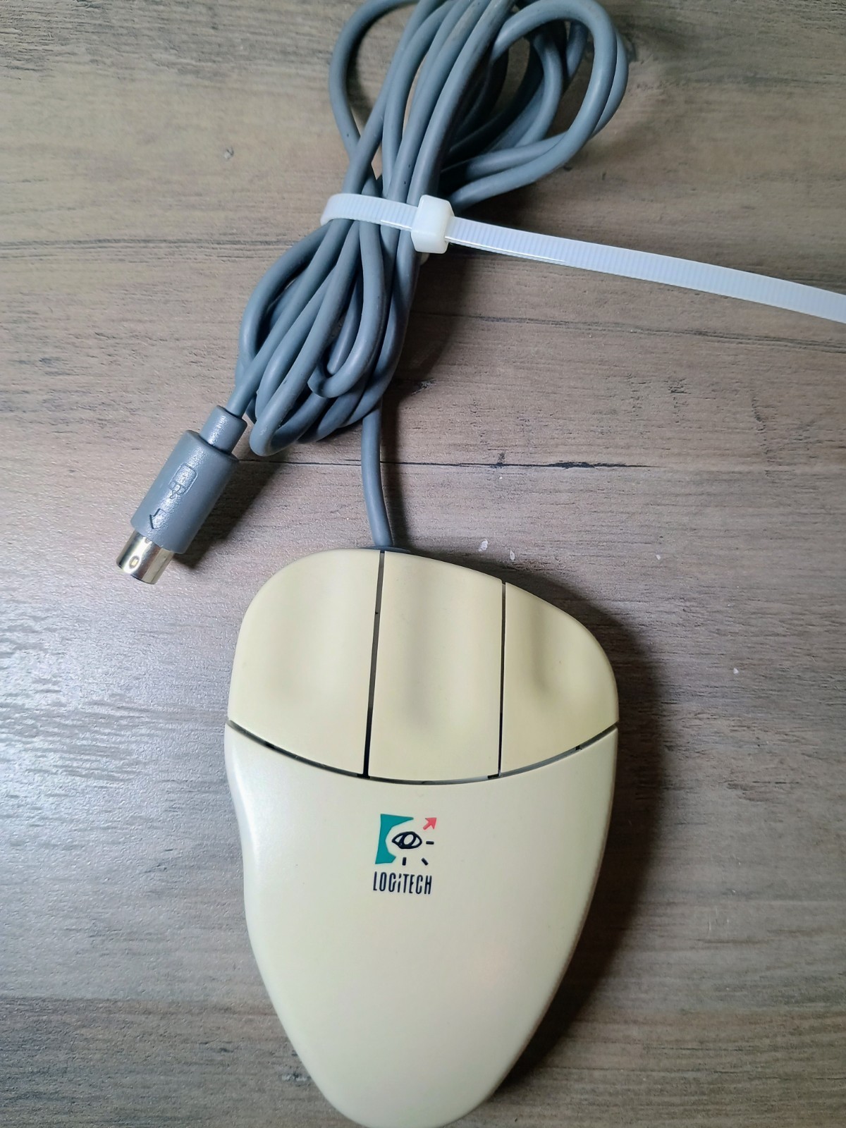 Vintage 90s Logitech 3-Button MouseMan Serial-MousePort Wired Mouse M-CQ38