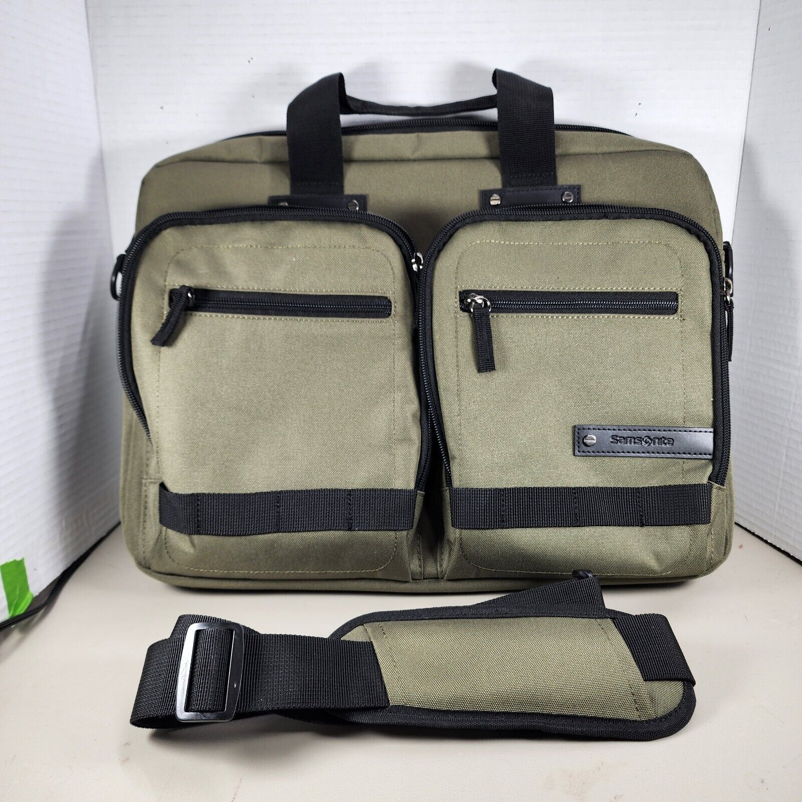 Samsonite Madagascar Green Slim Laptop Bag Tablet Courier Messenger Crossbody