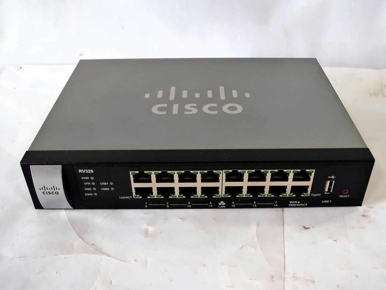 Cisco RV325 K9 G5 Gigabit Dual WAN VPN Router 14-Port 10/100/1000