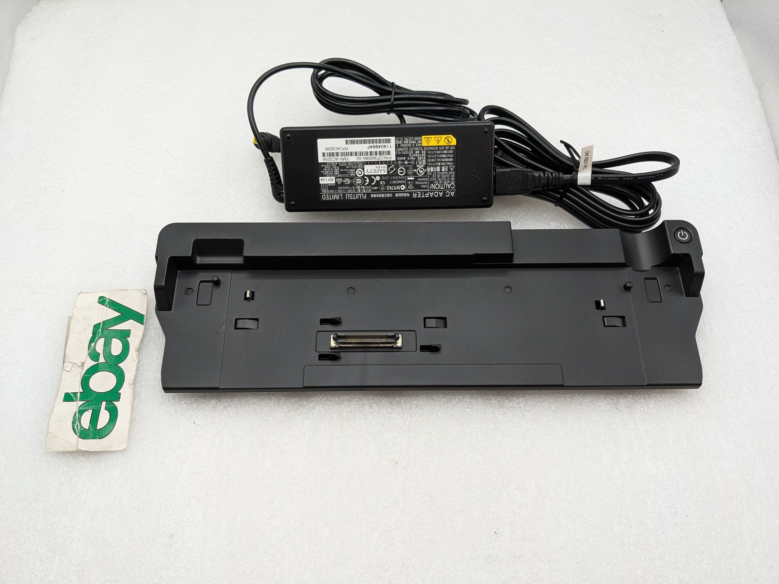 Fujitsu Lifebook CP480424-01 Laptop Docking Station FPCPR85Z with AC adapter