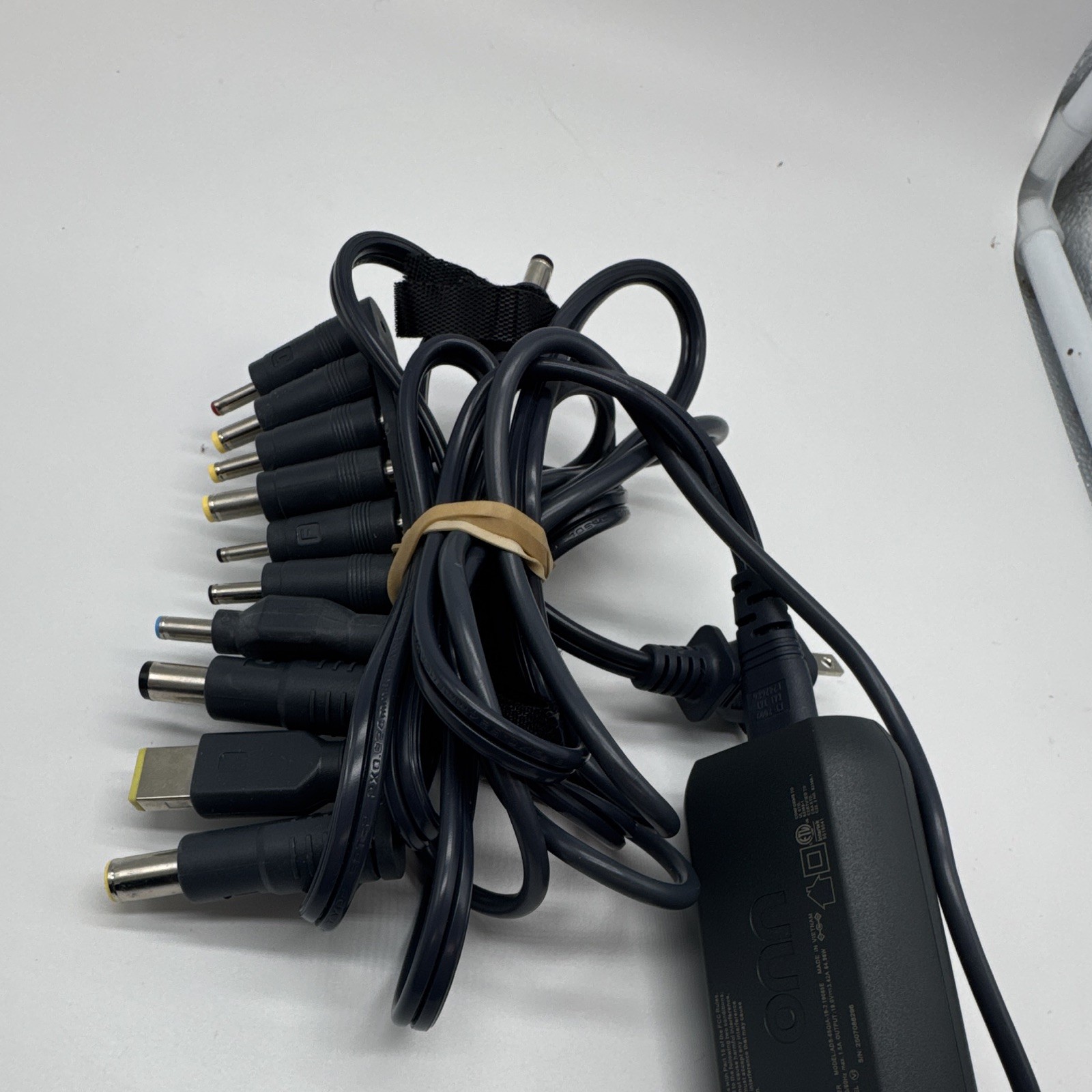 Onn Switch Adapter ADS- 90SL 100- 240V Replacement Laptop Cord W/ 10 Input Tips