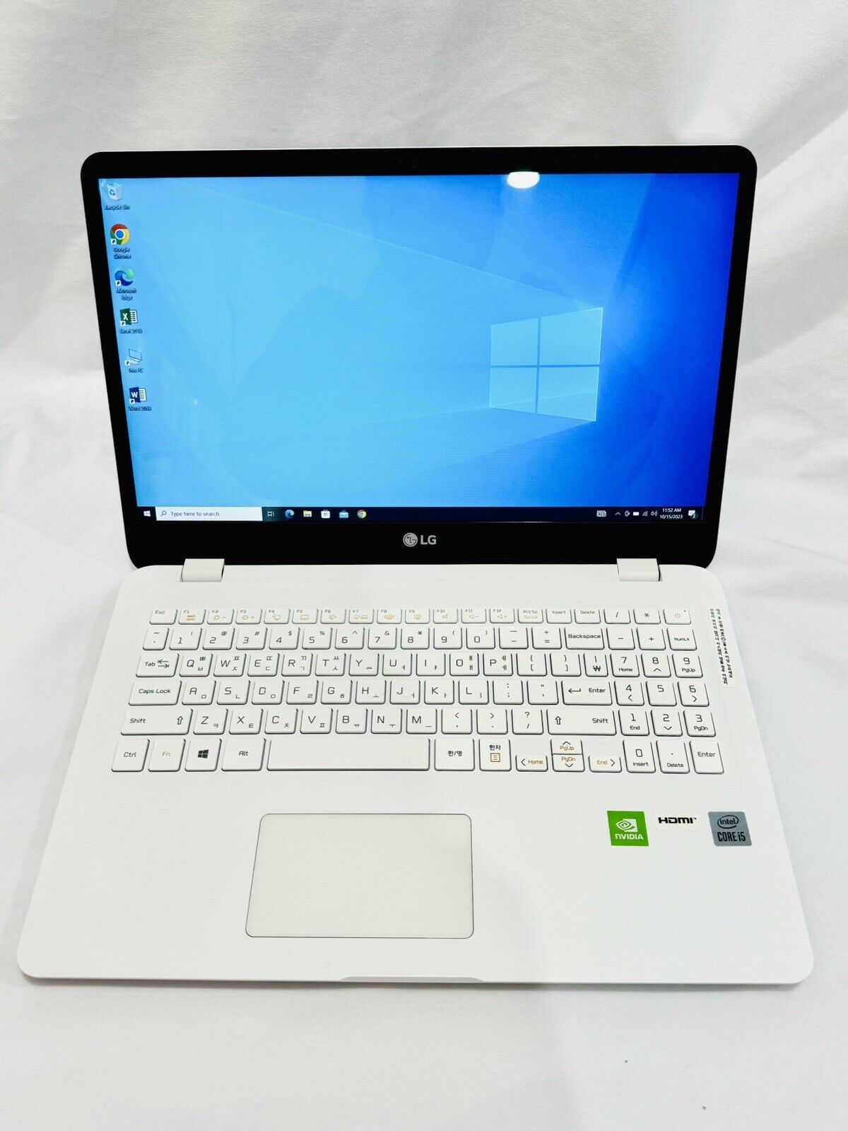 LG 15U50N 15.6-inch Laptop (i5-10210U, 1.60GHz, 24GB RAM, 1TB SSD, MX250)