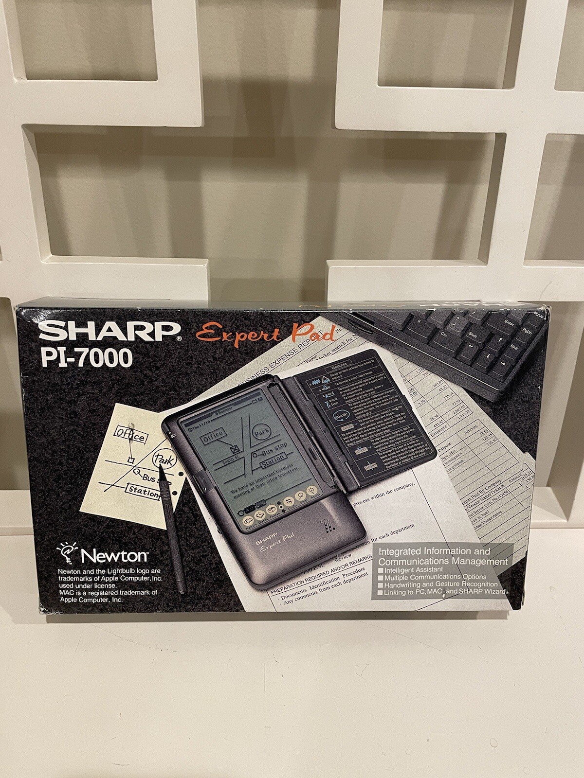 BRAND NEW IN BOX-SHARP EXPERT PAD - APPLE NEWTON CLONE - RARE ITEM  (PI-7000)