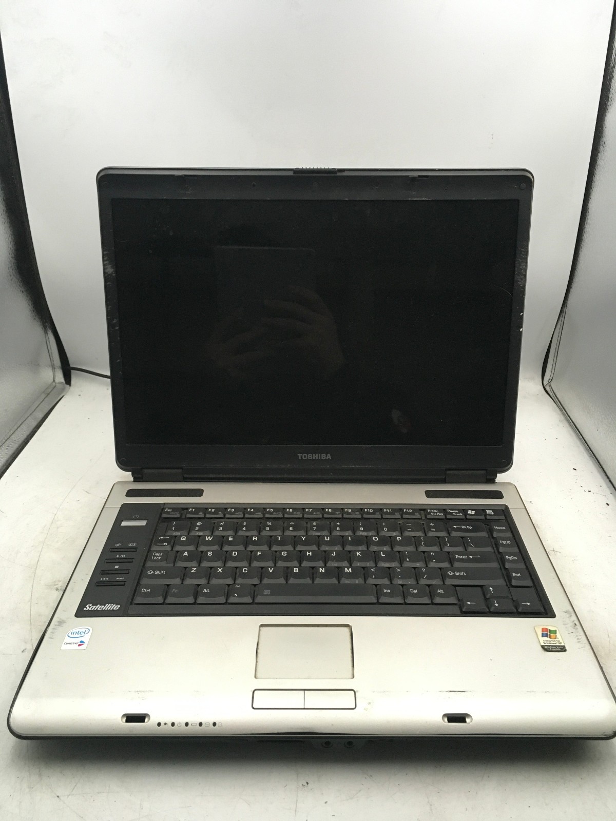 TOSHIBA SATELLITE A105 S4054 - FOR PARTS - INTEL CENTRINO - 512MB RAM - READ -BB