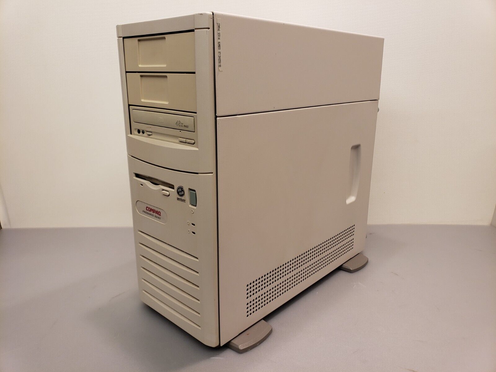 Vintage Compaq Presario 9240 Tower PC Pentium Overdrive 198MHz 48MB 4GB Win95