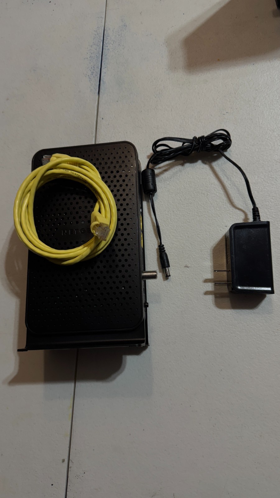 NETGEAR C3700v2 – DOCSIS 3.0 Cable Modem WiFi Router Combo| Dual-Band N600 |MINT
