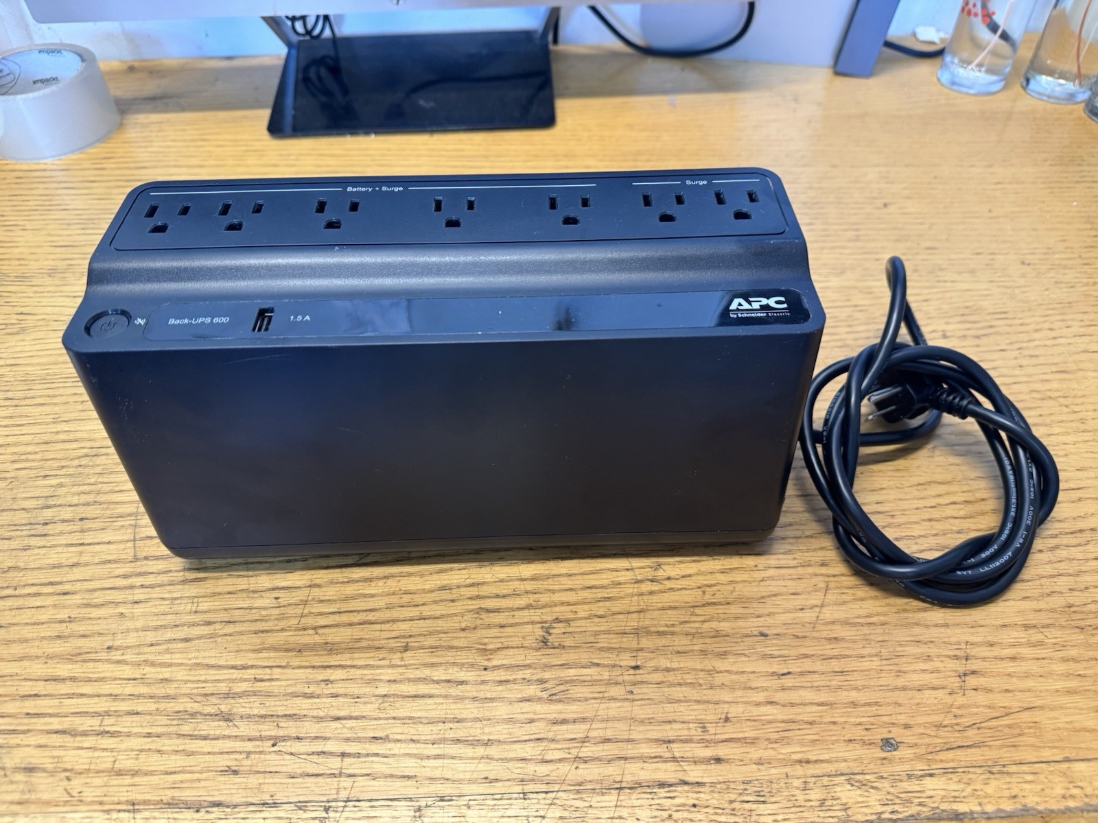 APC BE600M1 Back-UPS 600 600VA 330W Battery Backup & Surge Protector NO BATTERY