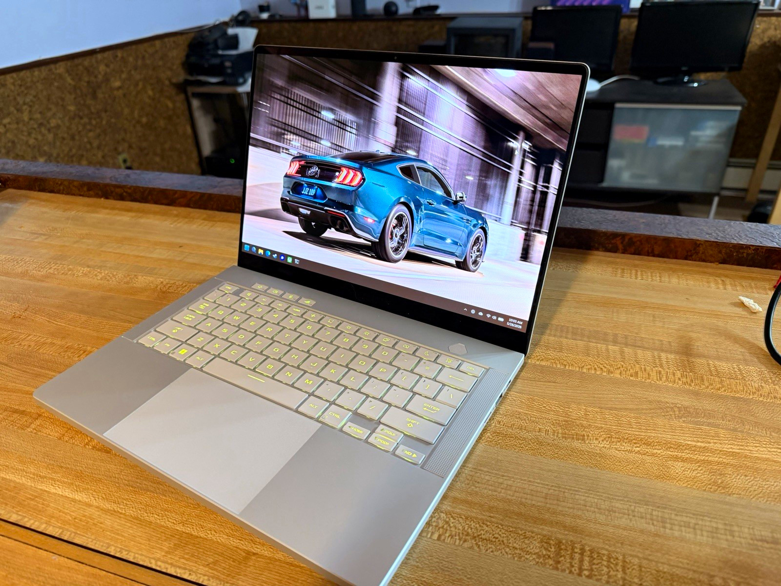 ASUS ROG Zephyrus G14 14in 2024 Ryzen 9 8945HS RTX 4070 32GB 1TB SSD 3k 120hz 