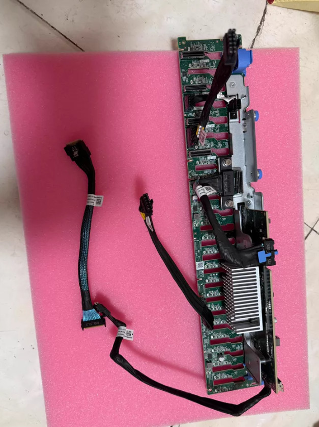 Dell R760 24-bay 16×SAS+ 8×NVMe Direct Connect kit YWH4W 4WY9M VHW9P KGTF4 H9R9V
