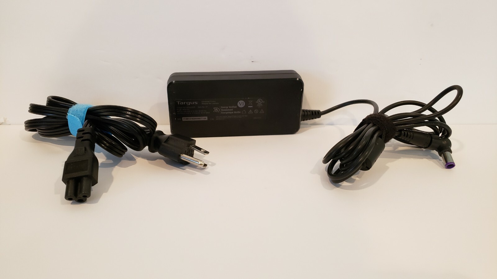Targus 65W 19V 3.42A Slim AC Adapter Laptop Charger w/ 3W Tip (APA92US)