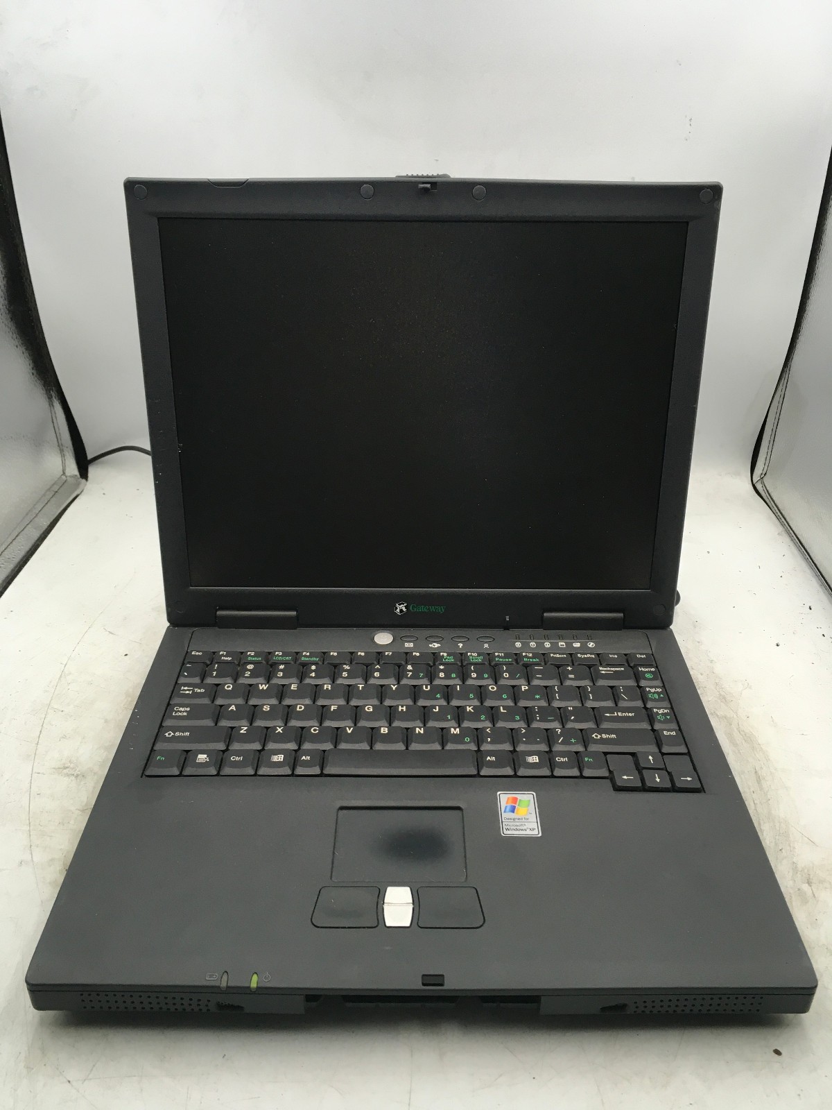 GATEWAY SOLO 1450 - FOR PARTS/BAD LCD - INTEL CELERON - NO RAM - NO OS -READ- BB
