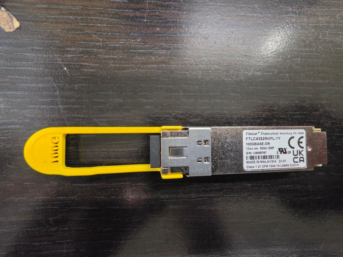 Finisar FTLC4352RHPL-1Y SFP Module