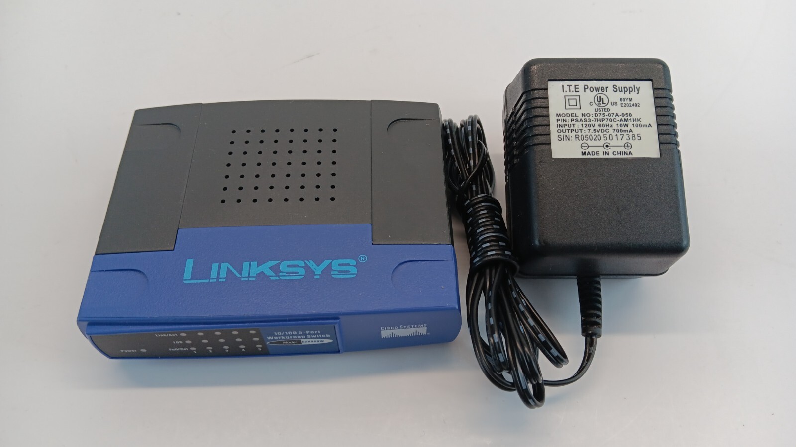 Linksys EZXS55W V.3 5-Port  10/100 Workgroup Switch