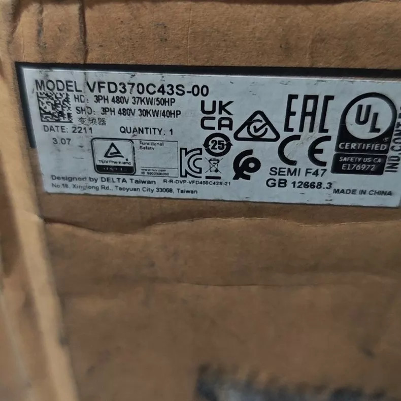 1PCS NEW Delta VFD370C43S-00 frequency converter Free delivery spot goods