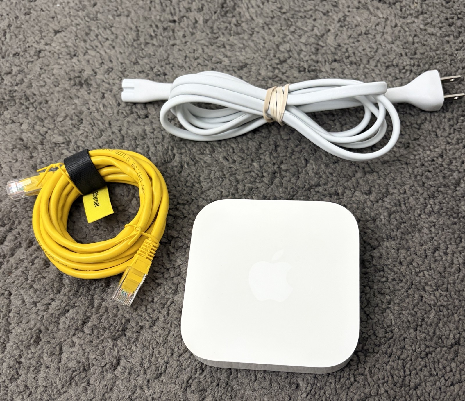 Apple A1392 AirPort Express Base Station 2nd Generation WiFi Router Tested