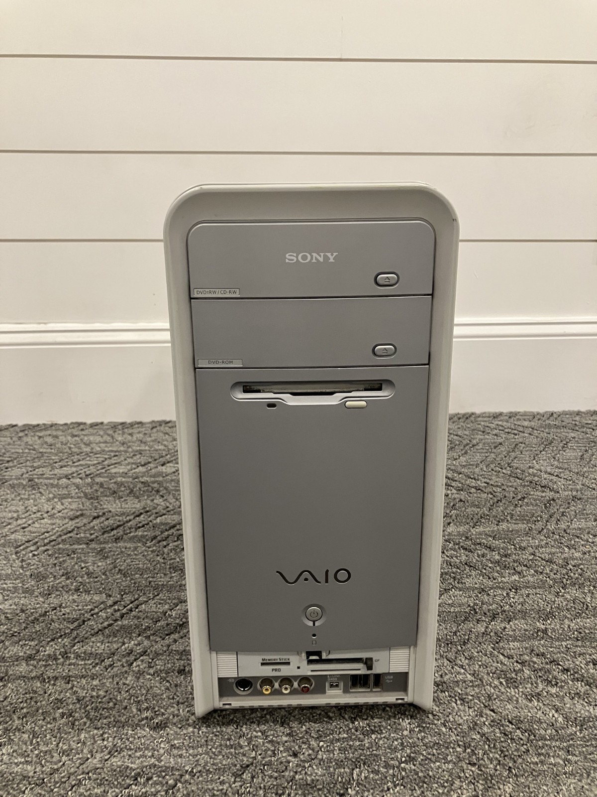 Sony VAIO PCV-2232 - Intel Pentium 4 2.80GHz - 1 GB RAM - NO HDD