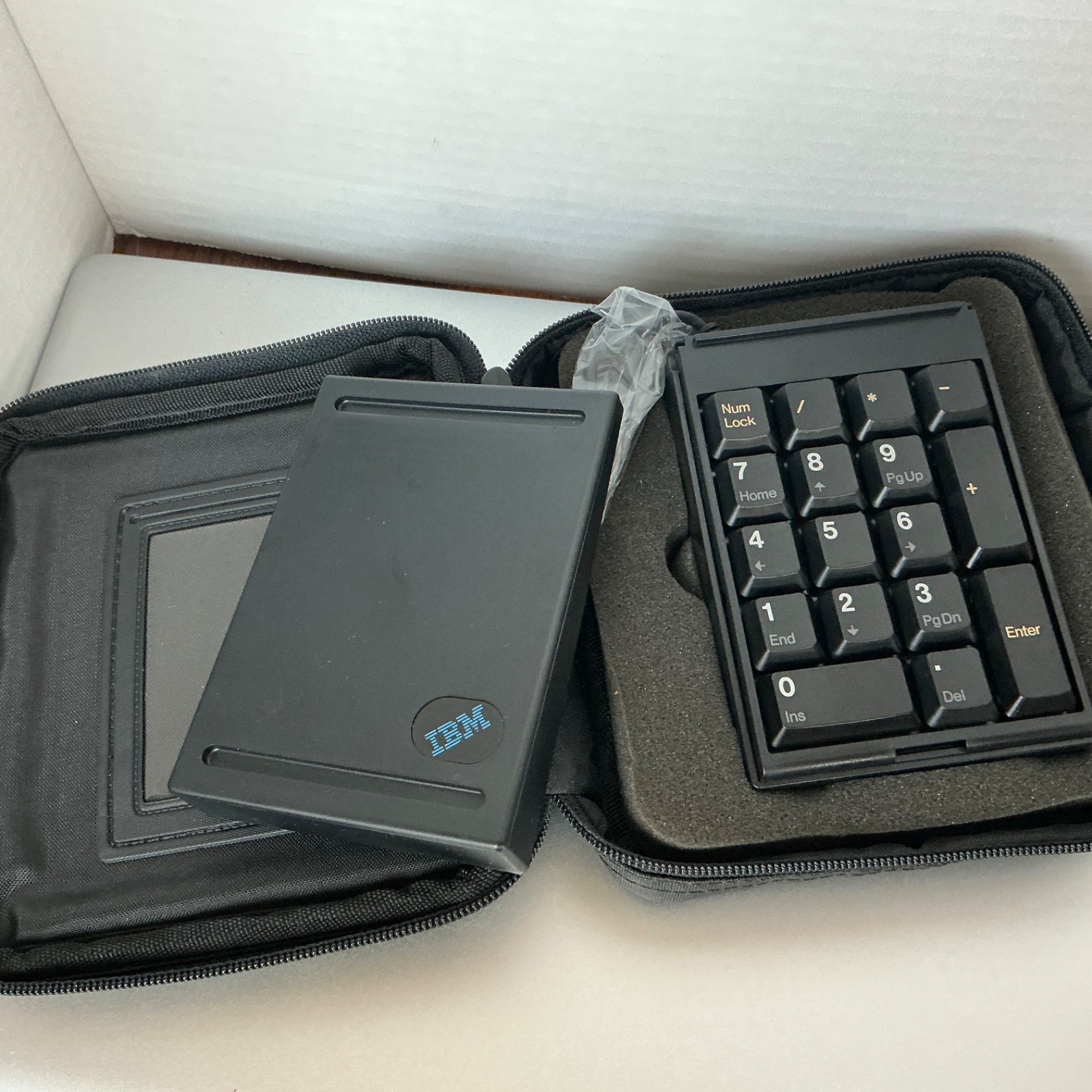 IBM External Portable numeric Key Pad p/n 95f5446 with zippered case
