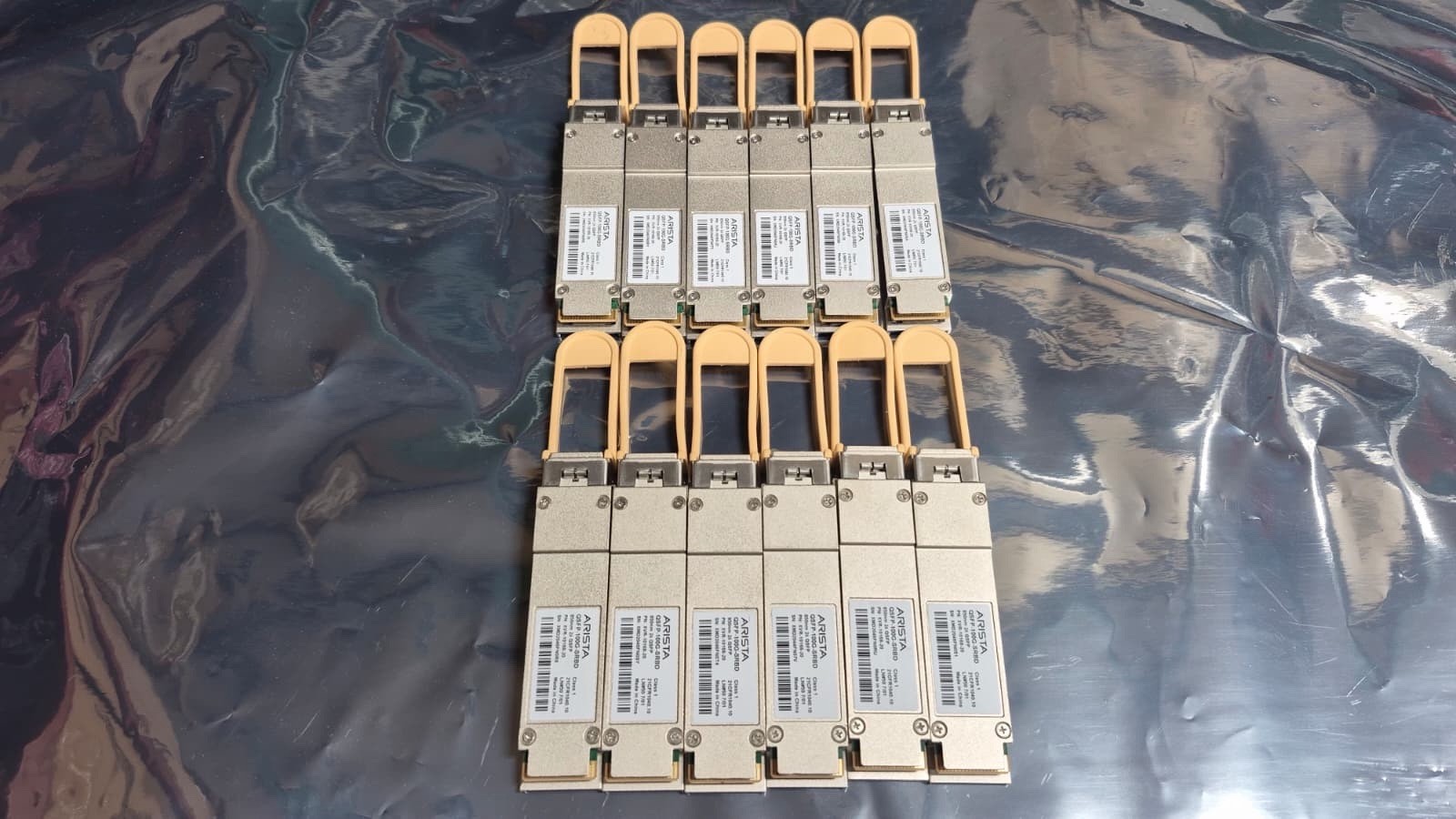 ARISTA QSFP-100G-SRDB 100GBASE-BIDI QSFP Transceiver, up to 70m / 100m over OM3