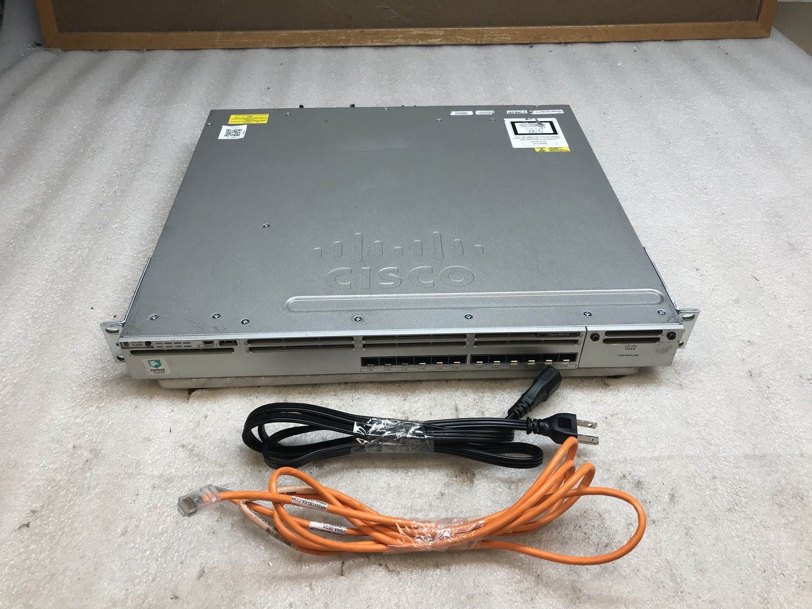 Cisco Catalyst WS-C3850-12S-S 12-Port Switch - Tested w/ Rack Ears