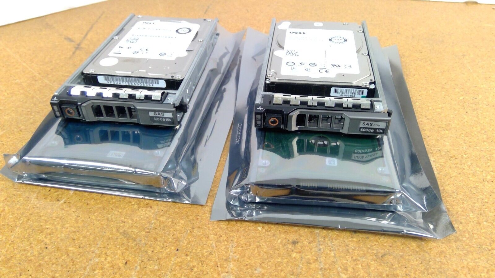 DELL HDD LOT OF 4 HDD 2 600GB 10K SAS 6g 2.5\