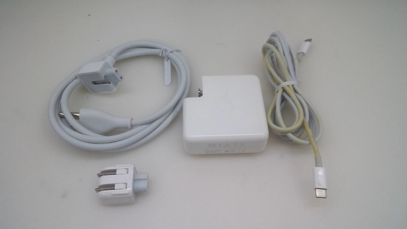 OEM 61W USB-C AC Adapter Charger Combo for Apple MacBook Pro 13" A1718 A1947