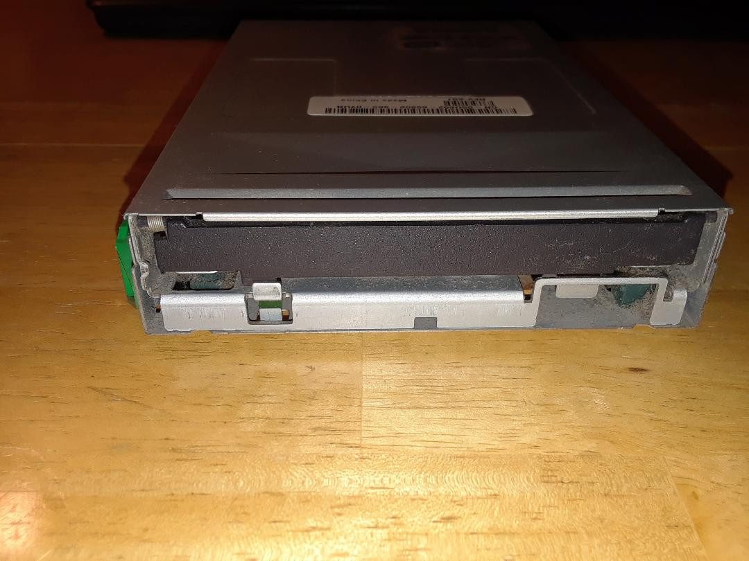 Samsung SFD-321J/ADNR 3.5 Inch Floppy Disk Drive