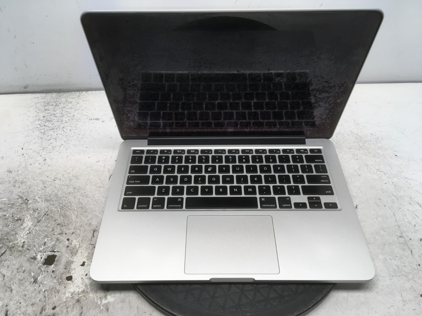 Apple MacBook Pro A1502 Intel i5-5287U 2.9GHz 8 GB NO HDD No Batt