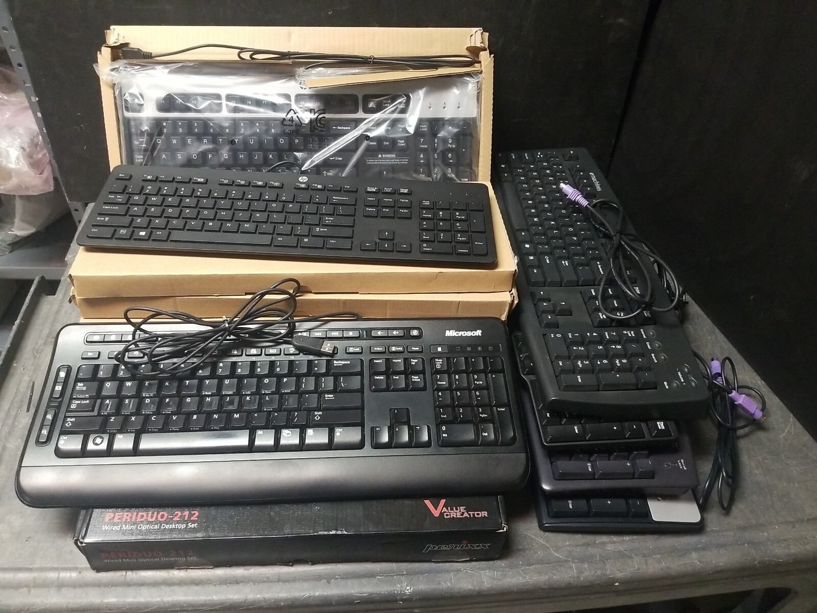 Lot of 15 Mixed Wired Keyboards, USB & Ps/2 connectors
