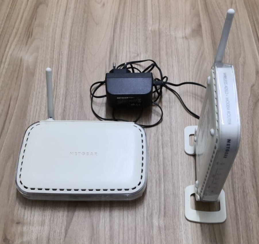2 Netgear DG834G V4 Wireless Modem Router 10/100 Mbps ADSL Power Supply