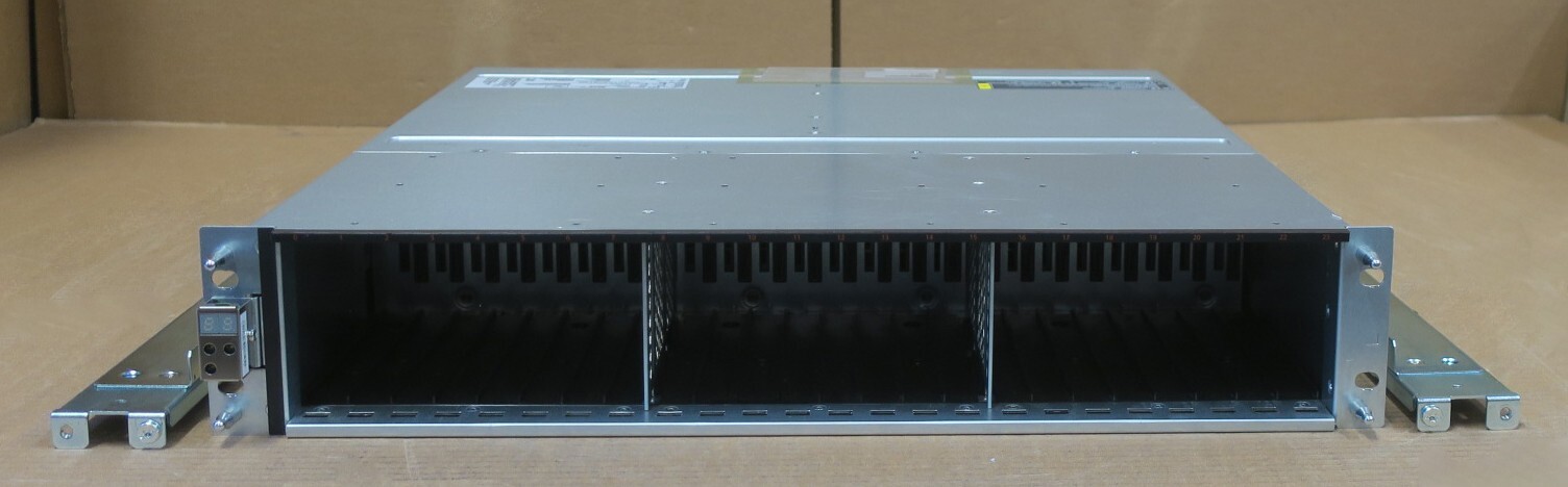 Fujitsu Eternus DX8700/8900 S3 Disk Expansion 24-Bay 2x IOM12G FTS:ETSEADU