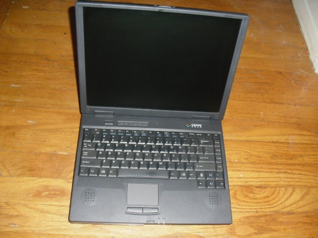 GATEWAY Solo 14.1" 9100 PENTIUM II Laptop, + CD/FL