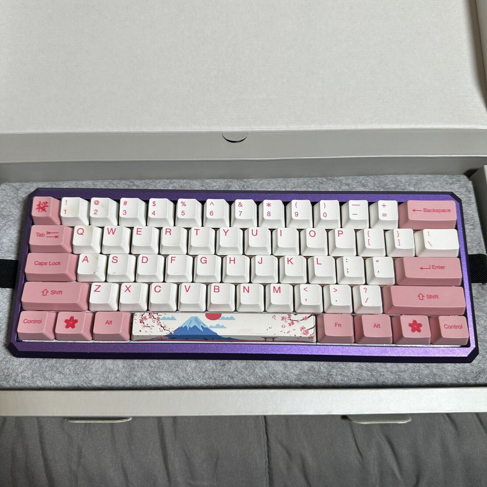 Skyloong GK61Xs CNC Aluminum Case Clicky Switch