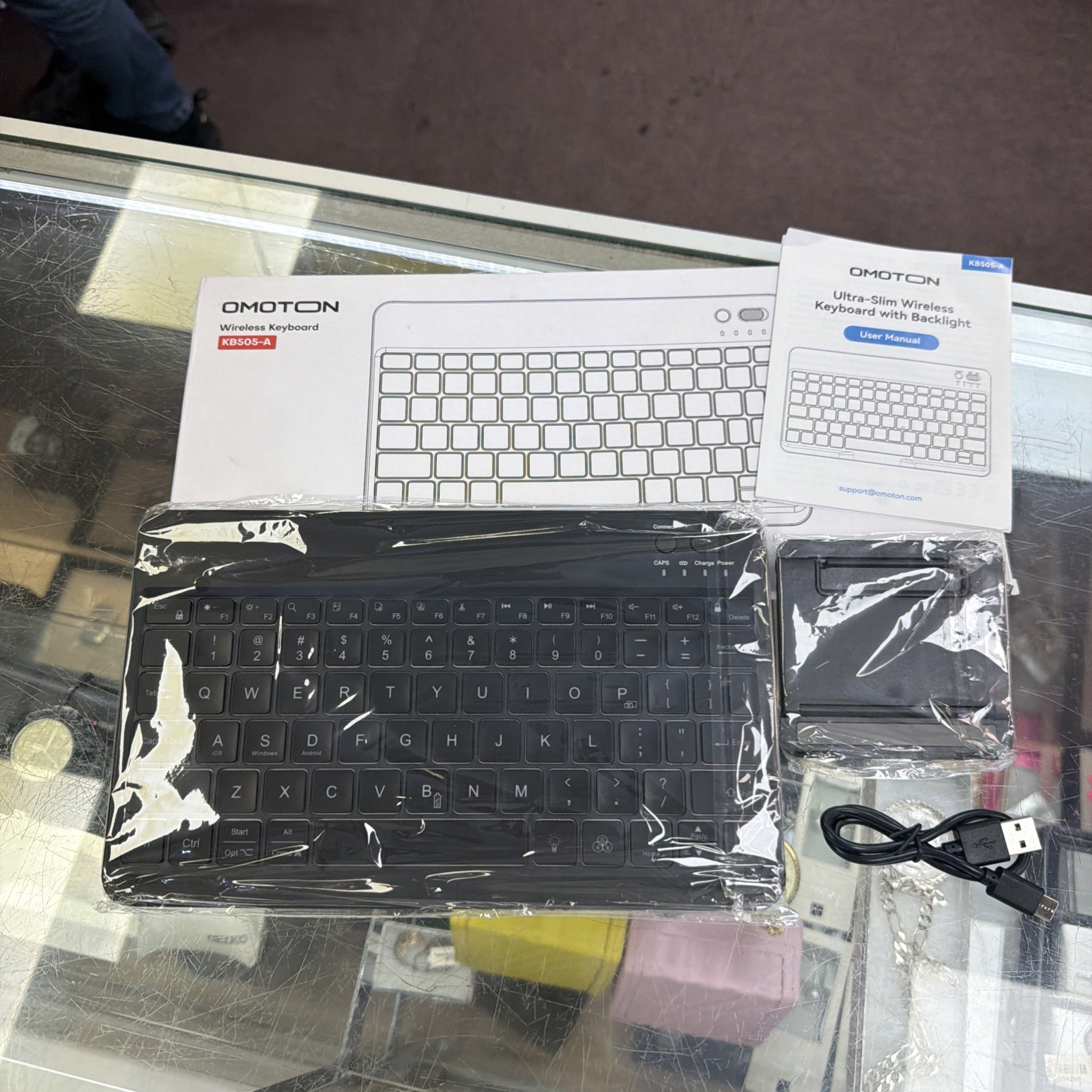 OMOTON Ultra-Slim Bluetooth iPad Wireless Keyboard KB505-A Black Backlit