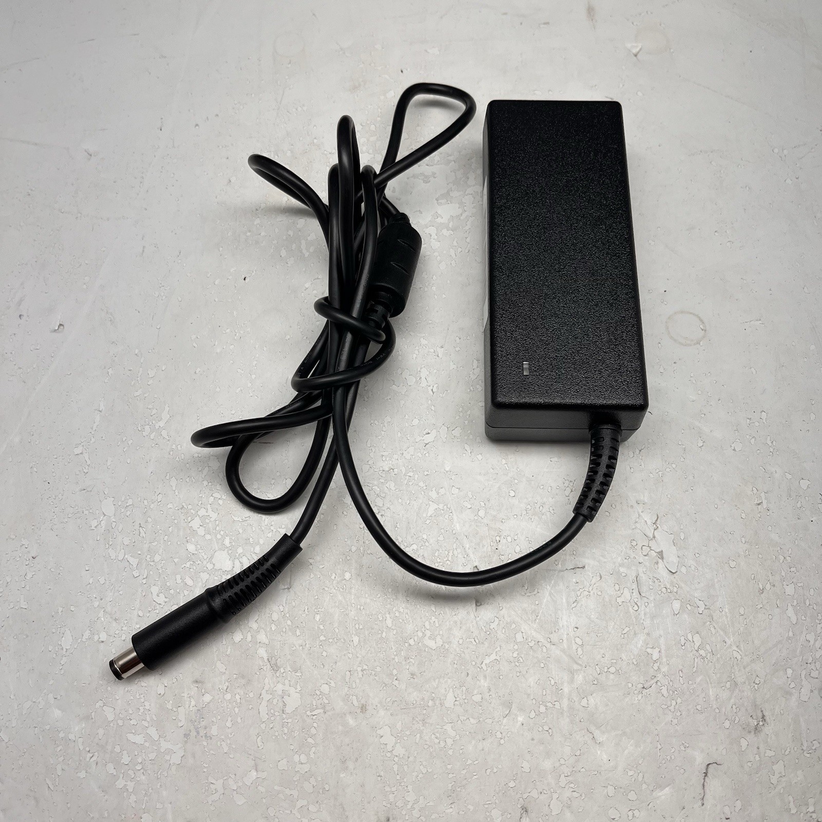 Delta Electronics ADP-90LD H AC/DC 19.5V Adapter Power Supply For Laptops C1