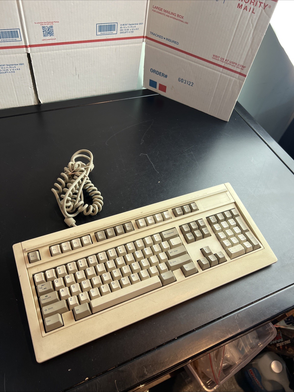 Vintage Fujitsu Peerless FKB4700 DIN5 Keyboard (FOR PARTS)