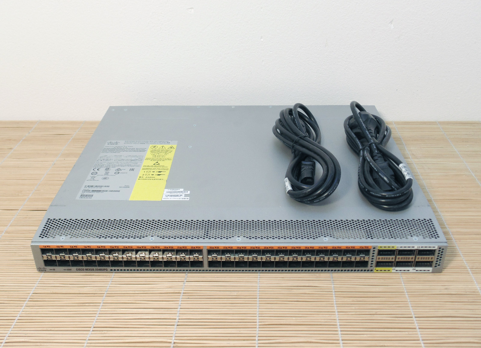 Cisco N2K-C2348UPQ 10GE Fabric Extender 2xPWR 48x1/10GE SFP/SFP+ 6x40G Reversed