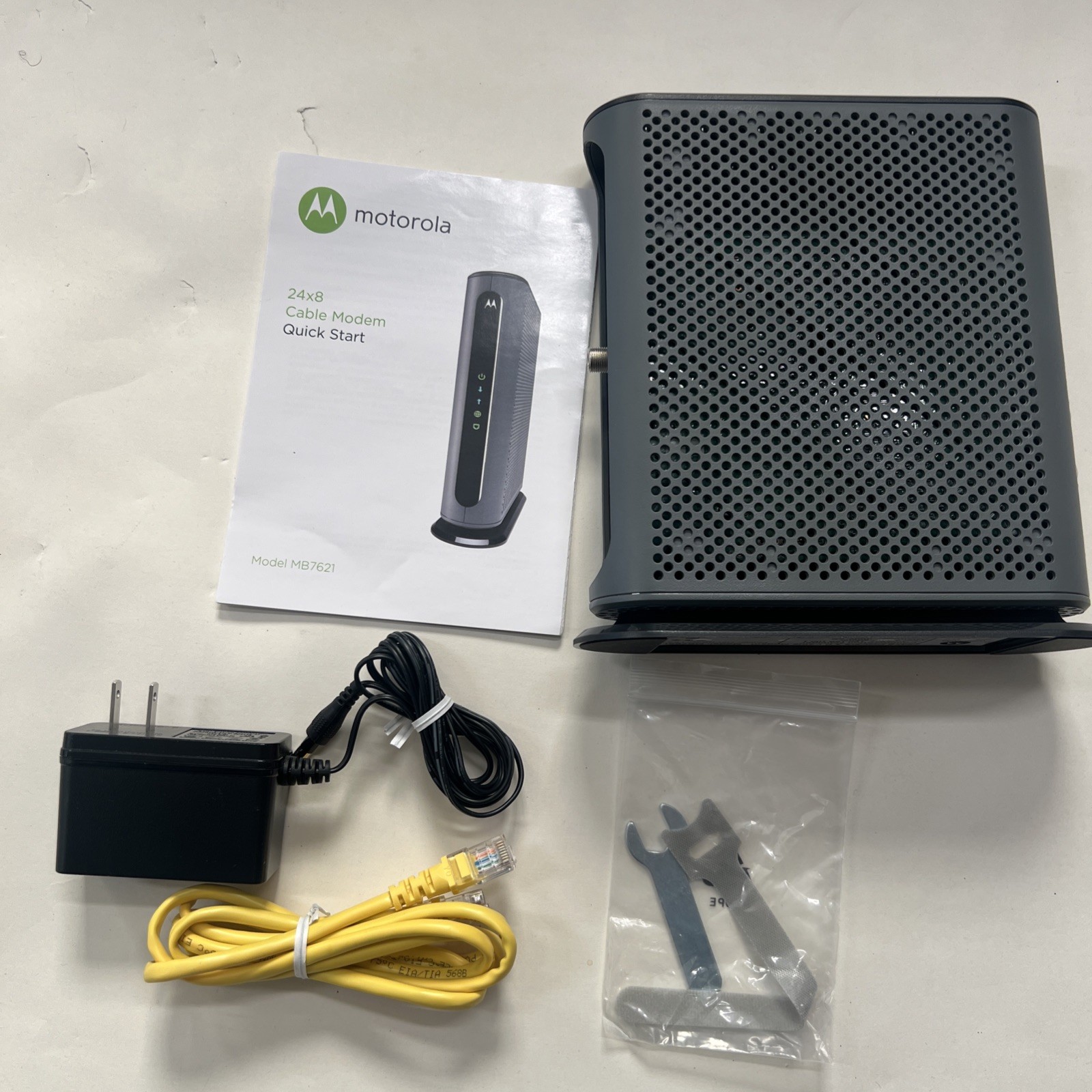 Motorola MB7621 DOCSIS 3.0 Cable Modem 24x8 Gigabit 1 GBs Black NEW OPEN BOX