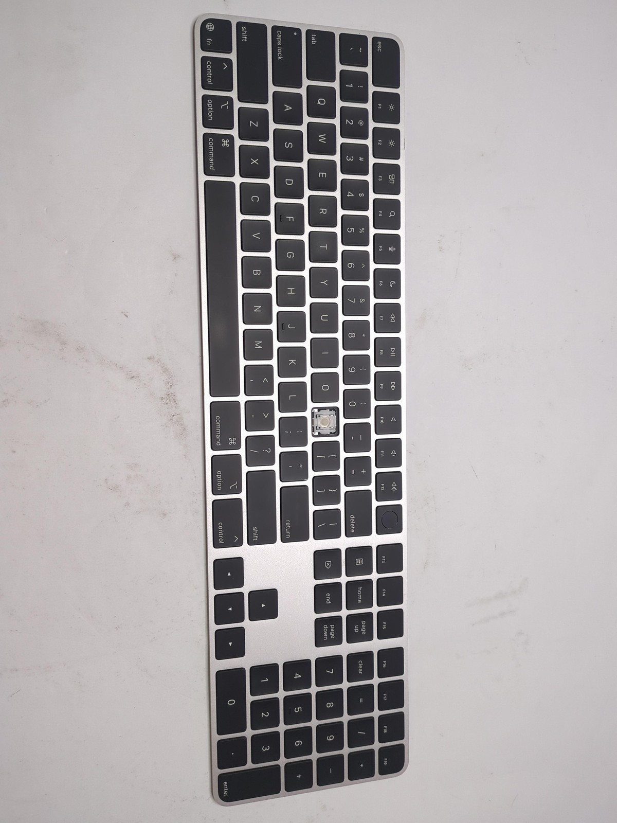 *PROBLEM* Apple Magic Keyboard With Touch Id And Numeric Keypad - Black Keys