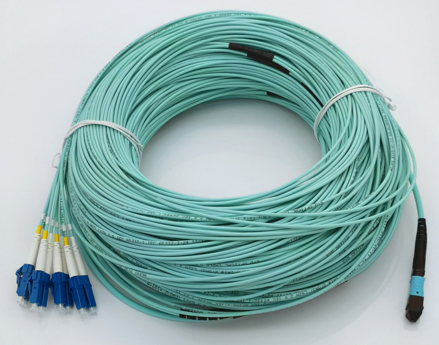 OM3 MPO/MTP to 8x LC Breakout Fiber Optic Cable Multimode 40G Patch Cable 30 M