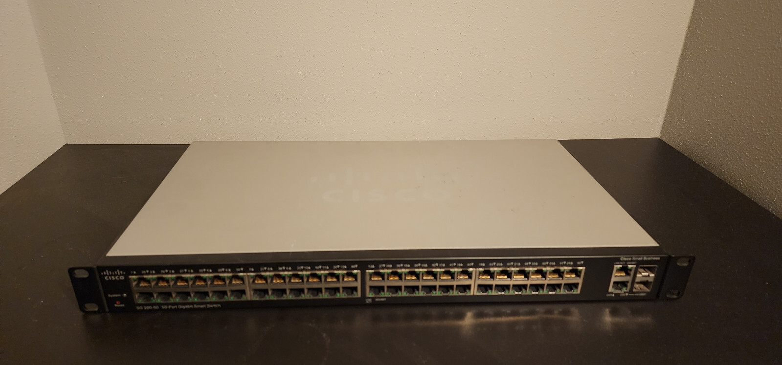 Cisco SG200-50 50-Port Gigabit Smart Switch SLM2048T V01