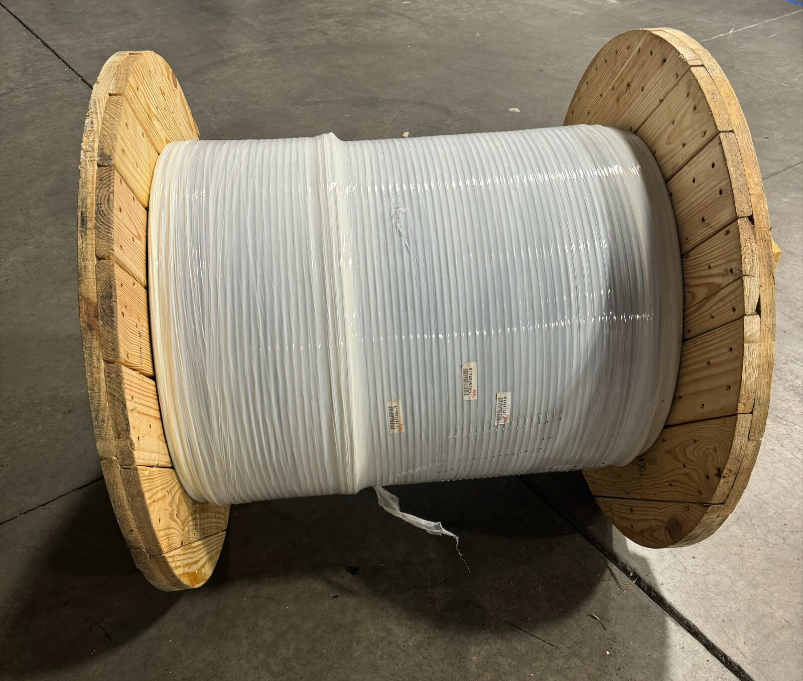 500ft - 24 count, Loose Tube, Single Amror, Single Jacket. DRY-DRY C