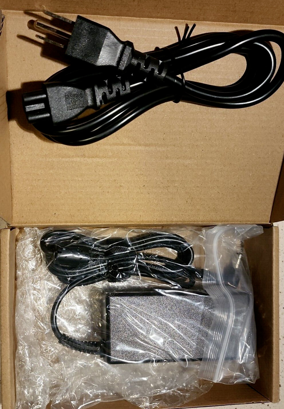 DENAQ-AC Power Adapter and Charger for Select Dell Inspiron and Latitude Laptops