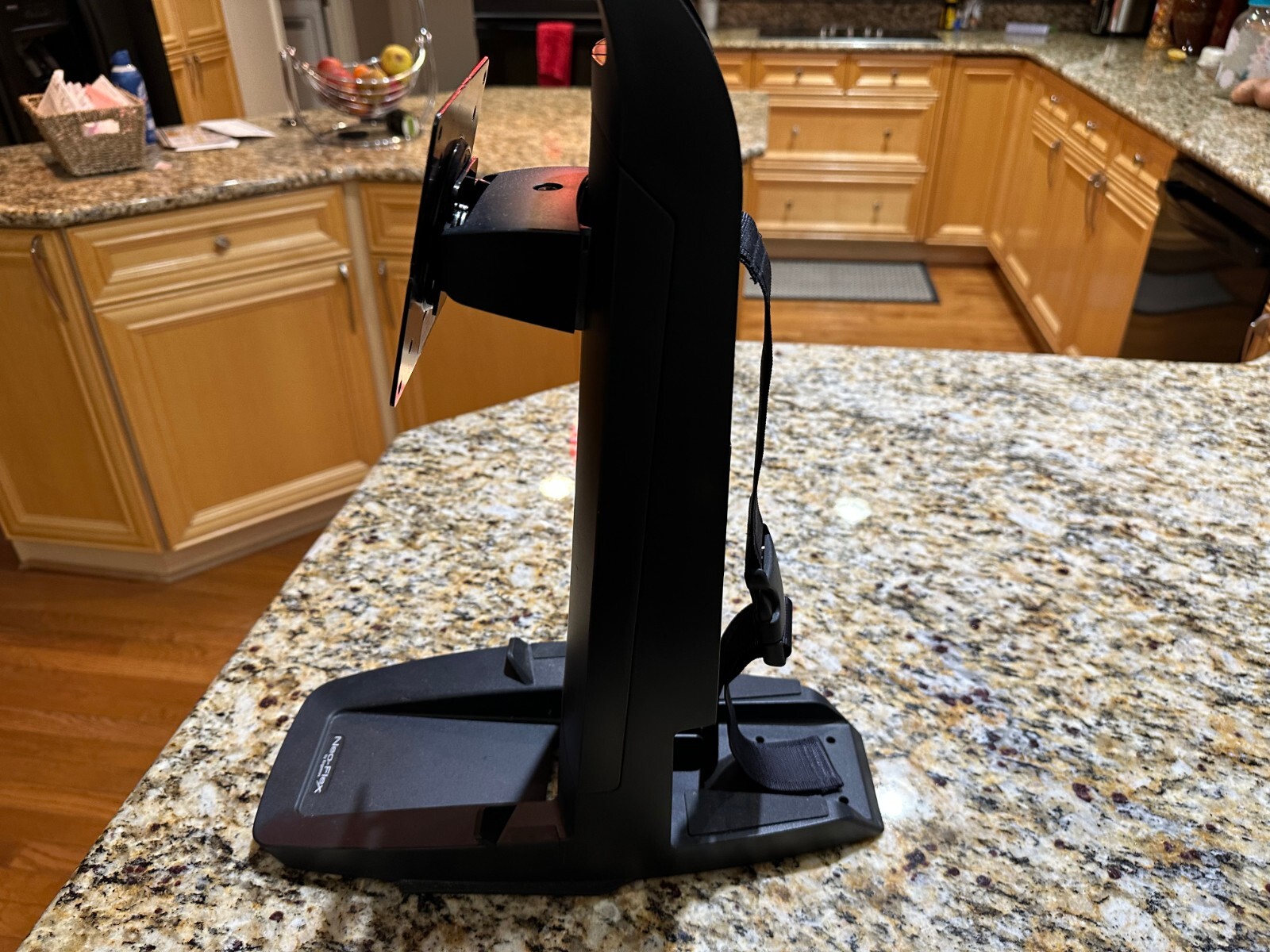 Ergotron Neo-Flex All-in-One Lift Stand Up To 16 lb Up To 24 in LCD 33-326-085