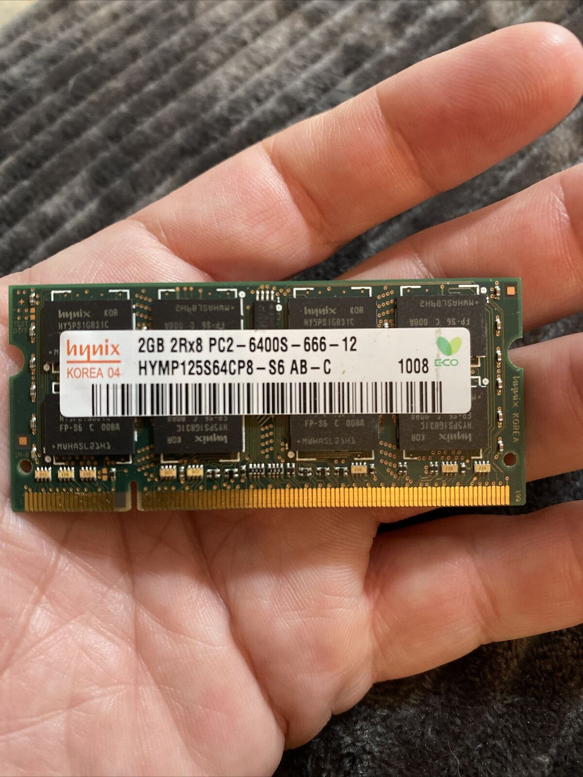 Hynix 2GB 2Rx8 PC2-6400S-666-12-E3 800MHz CF7 200Pin 1.8V SODIMM Laptop Memory